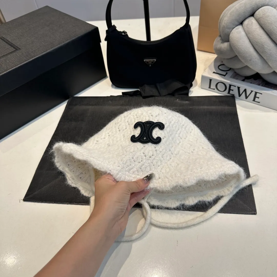 P60 CHANEL Chanel 2025 autumn and winter new small fragrant style fisherman hat unique design ~ a retro literary style