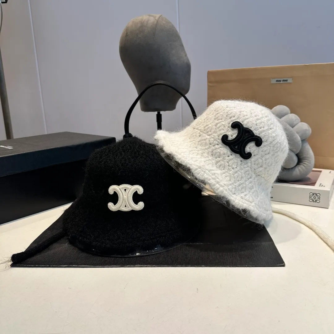 P60 CHANEL Chanel 2025 autumn and winter new small fragrant style fisherman hat unique design ~ a retro literary style