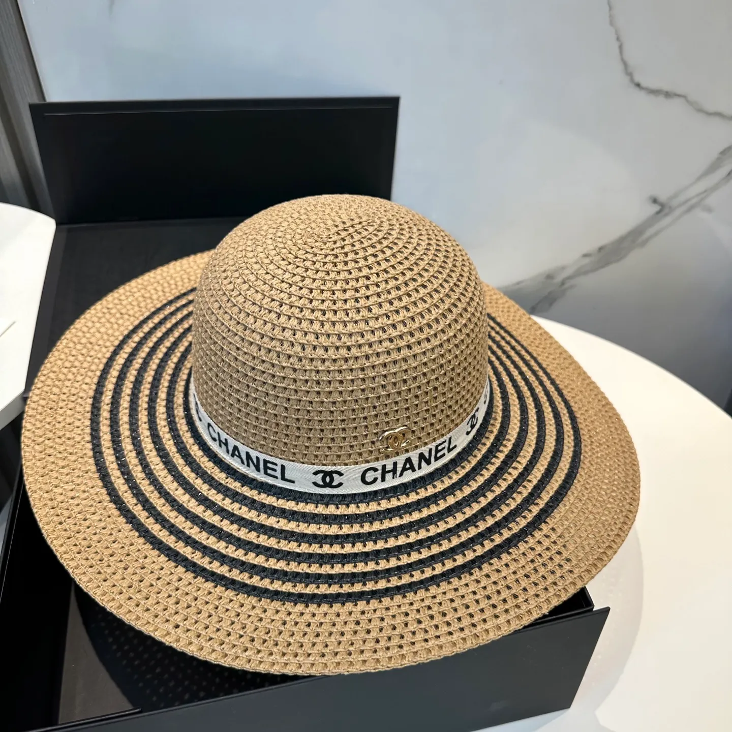 P80 CHANEL big brimmed hat, big sun hat, made of fine straw, official model opening, non-market ordinary version, head circumference 57cm