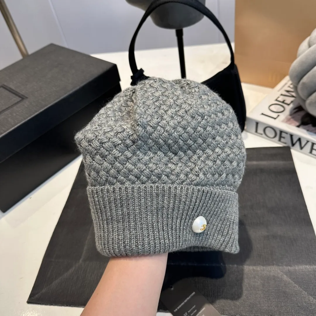 P70 Chanel Chanel knitted beanie