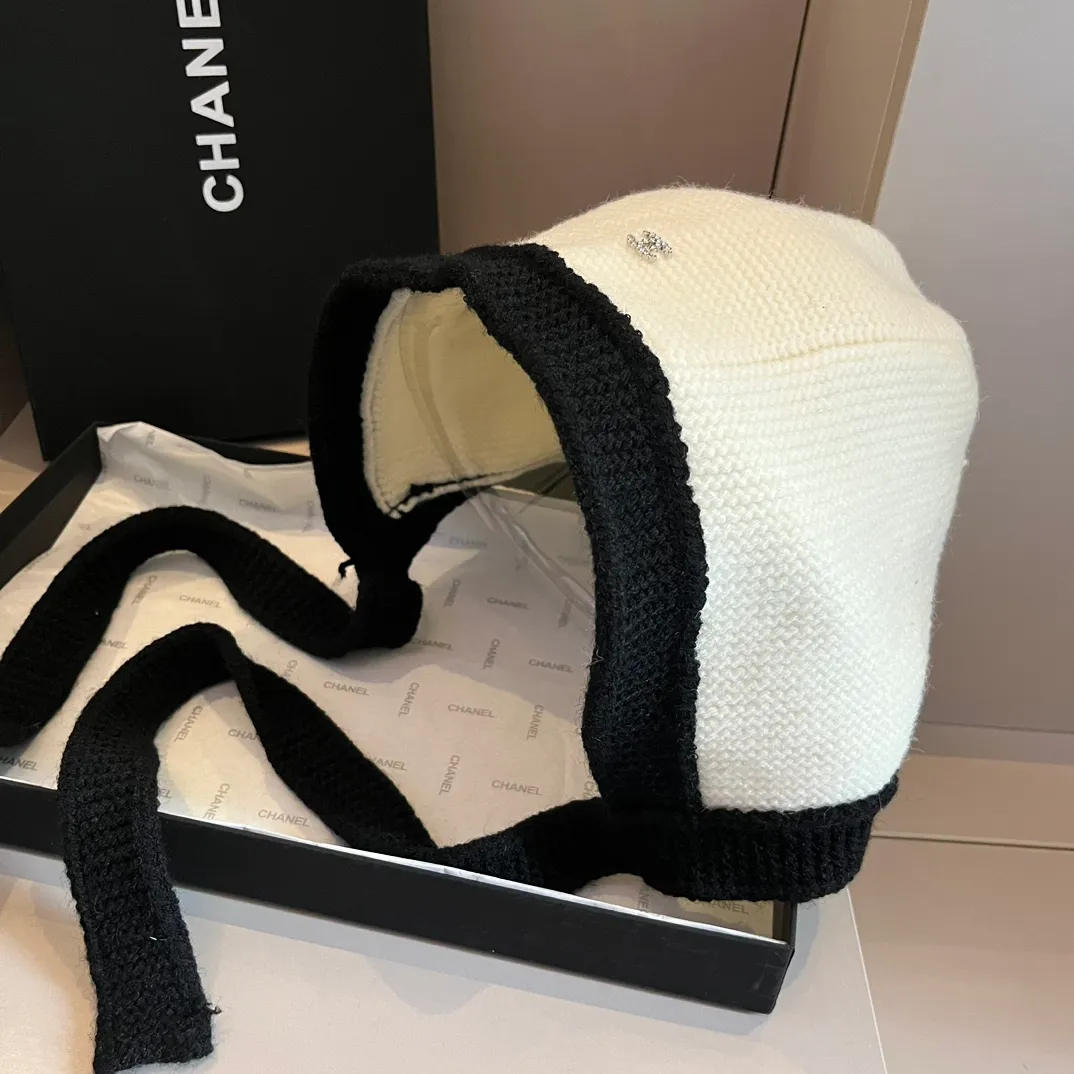 💰110¥ Chanel Chanel Grandma's new ski ear protection hat, knitted hat, official model