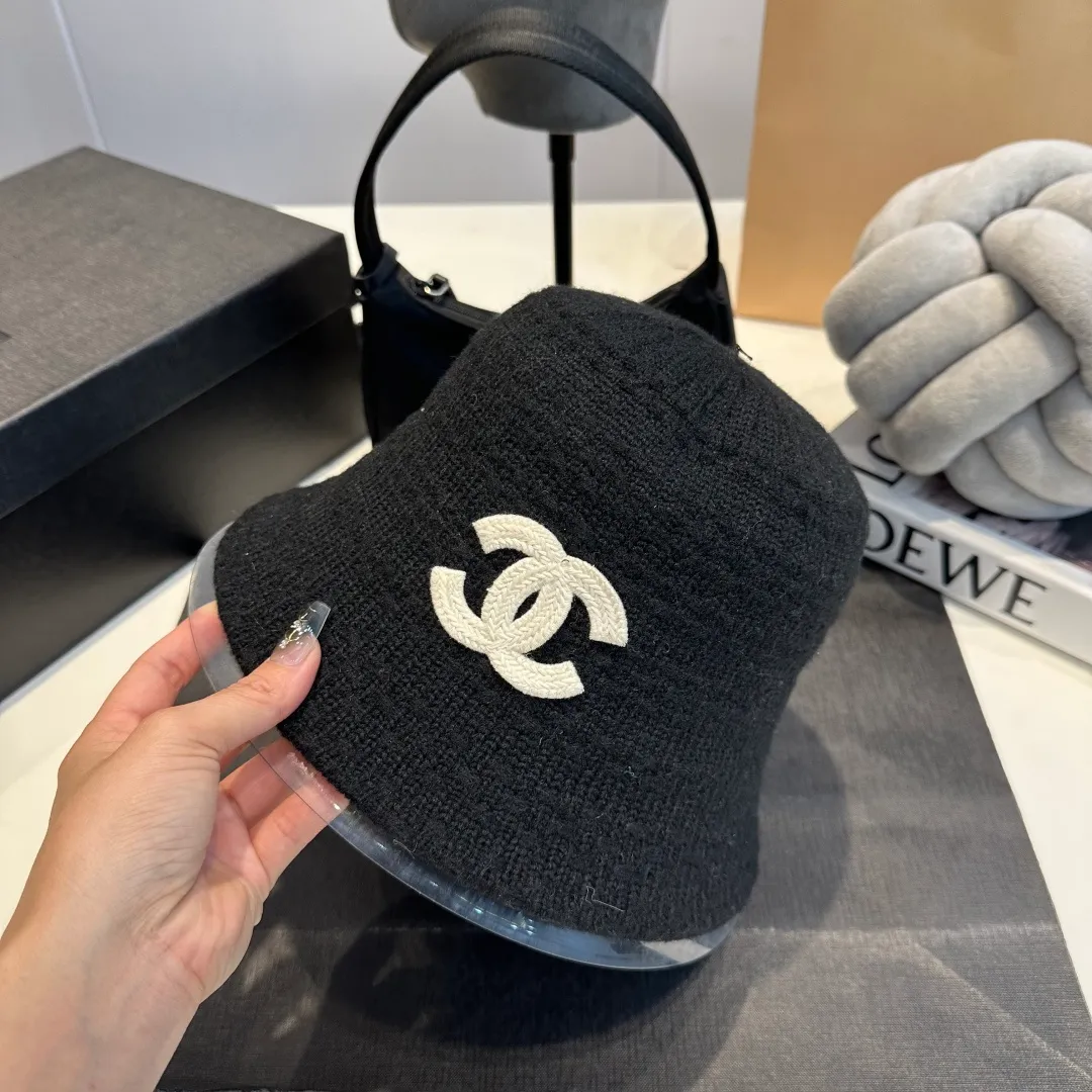 P60 CHANEL Chanel 2025 new style fisherman hat with small fragrance, 🔆Versatile everyday style ~ a must-have for going out on the street