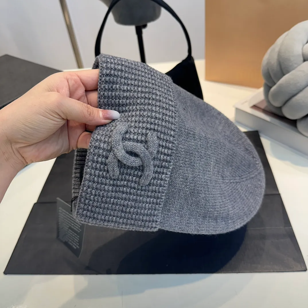 P60 Chanel official website quality Chanel autumn and winter woolen hat recommended by Internet celebrity fashion bloggers, Xiaohongshu hot style, super soft and comfortable knitted woolen hat with excellent elasticity!