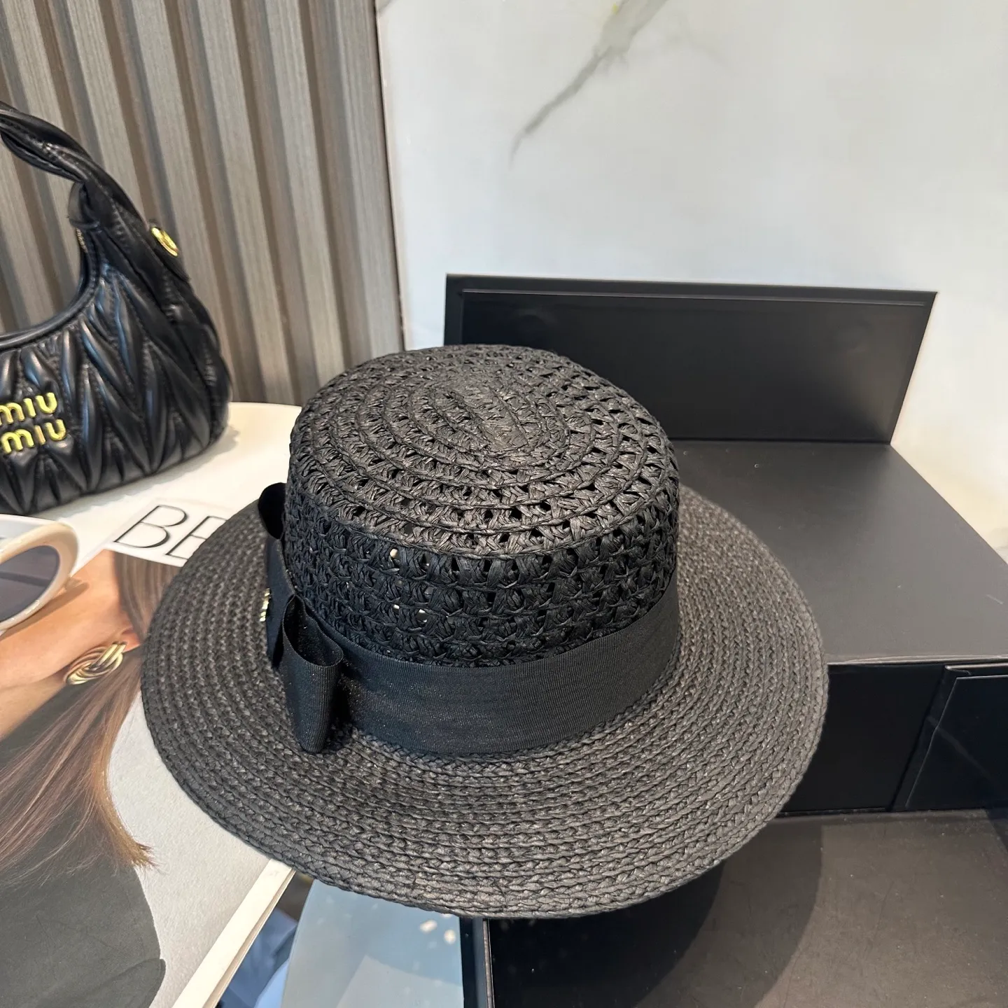 P90 Chanel 2025 new flat-top straw hat, advanced customization, lady style, attention to detail, sun protection and UV protection in summer, a must-have for travel, versatile and good-looking