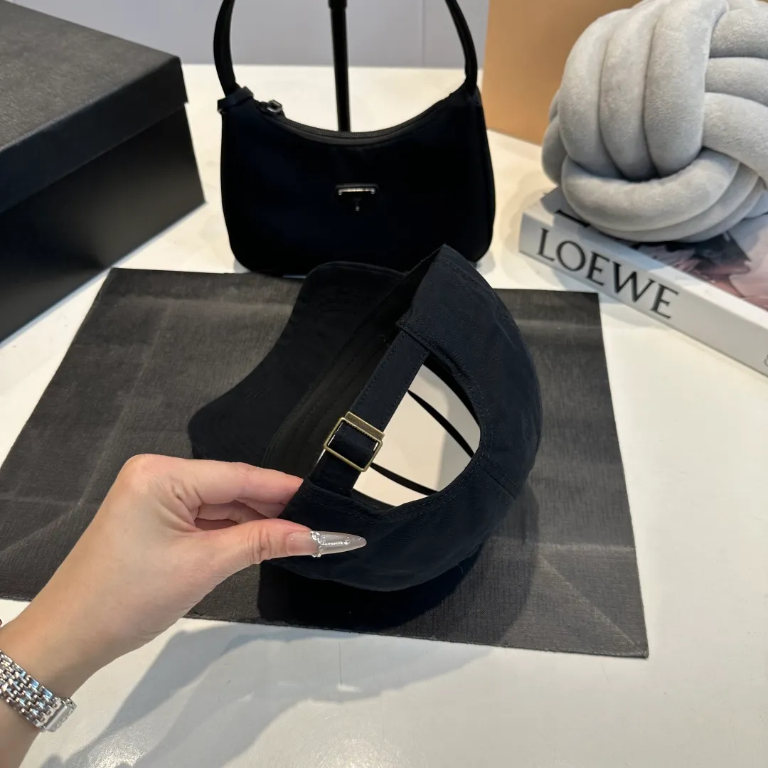 P60 Chanel Chanel 25 spring and summer new hole baseball cap, personalized broken corner brim design is full of sense