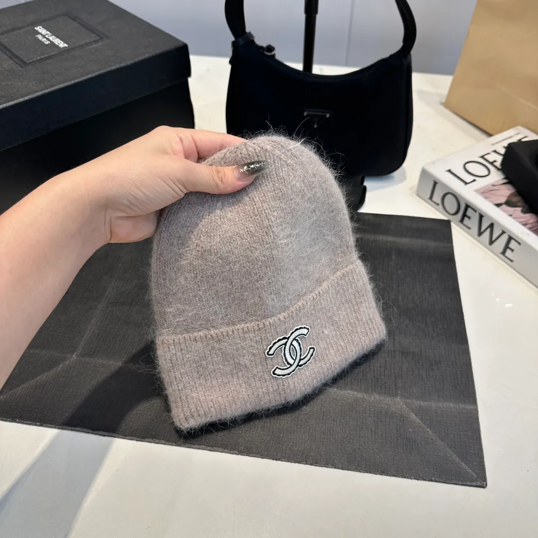 P60 Chanel official website quality Chanel autumn and winter woolen hat recommended by Internet celebrity fashion bloggers, Xiaohongshu hot style, super soft and comfortable knitted woolen hat with excellent elasticity!