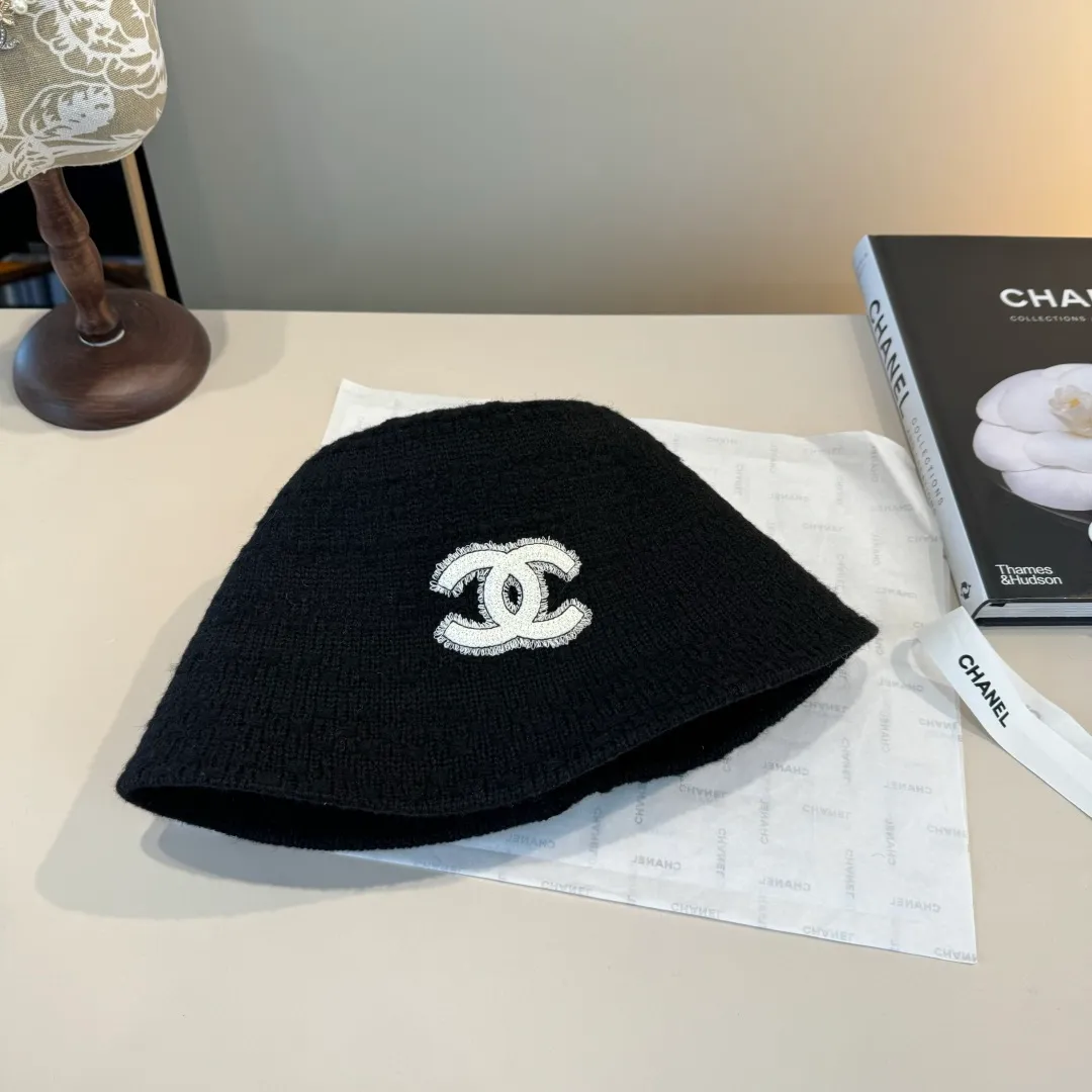 Chanel Chanel new wool bucket hat, foldable