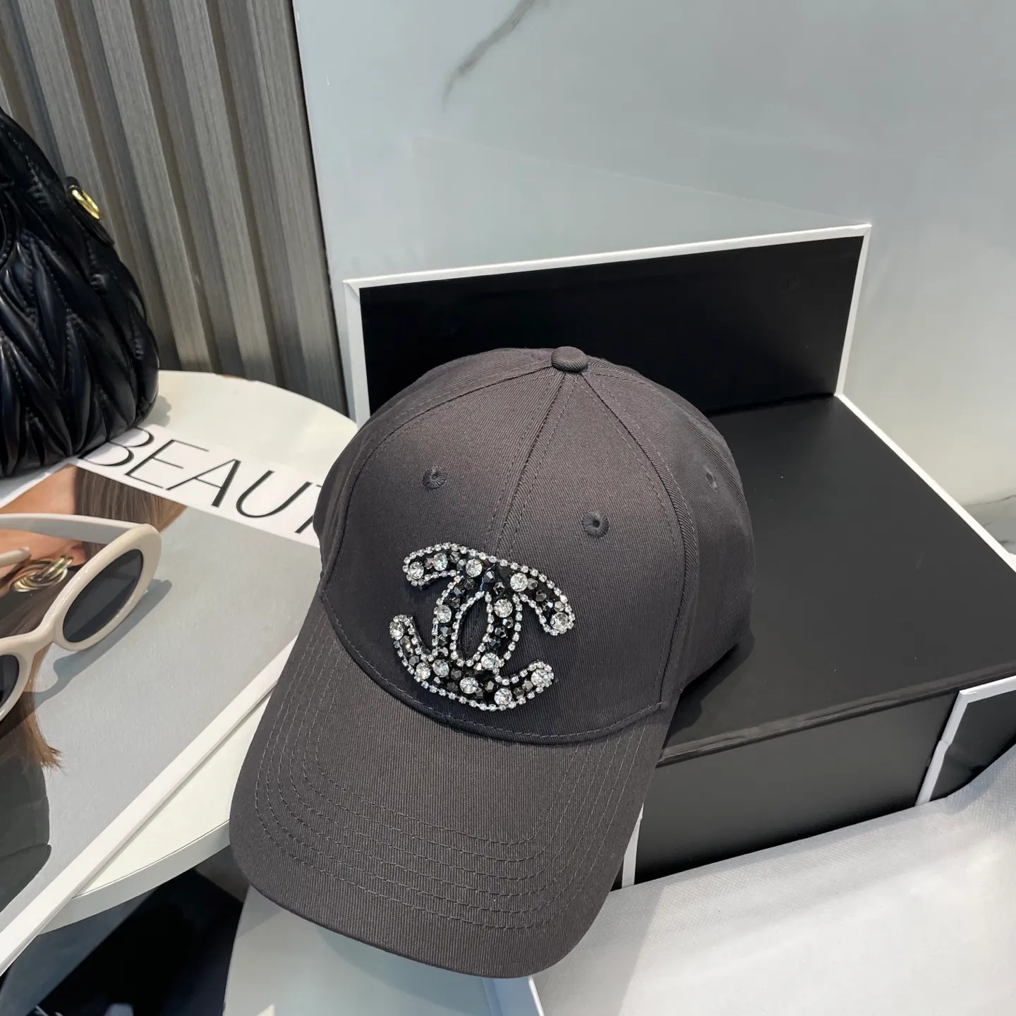 P50 CHANEL new high-end diamond hard-top baseball cap, Xiaoxiang logo is classic and simple, fashionable and casual design, popular new product