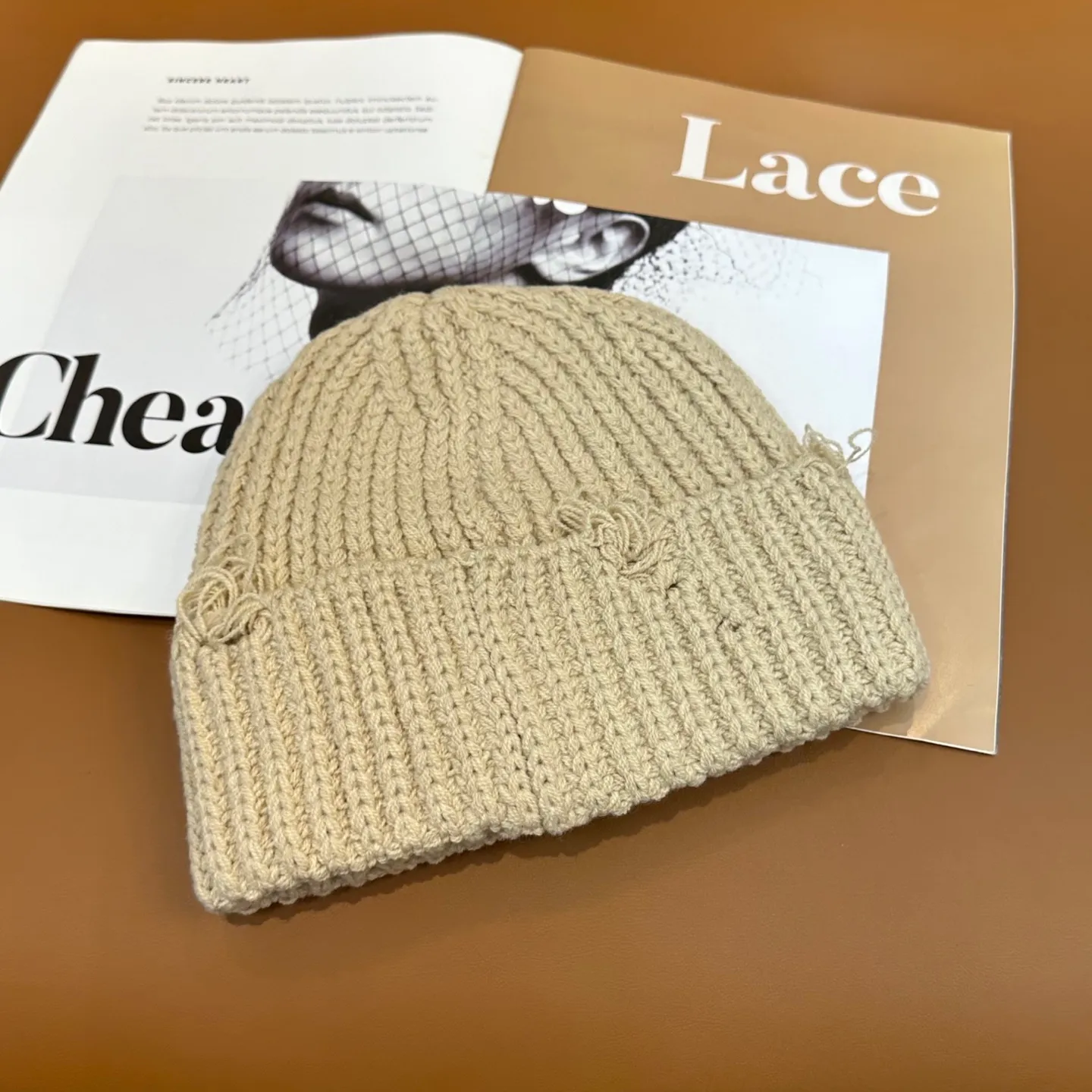 P50 comes with dust bag 🌺 [CHANEL] New knitted hat, Xiaohongshu, recommended by major Internet celebrities! Thicker and warmer, fashionable and popular🌸First-class texture, the best brand for keeping warm in autumn and winter, order now, limited quantity available