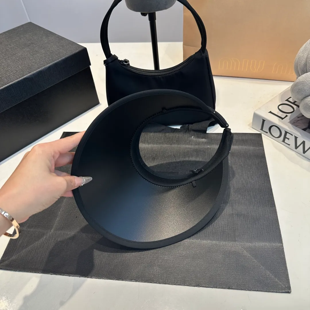 P56 Chanel light luxury celebrity style empty top hat and little fairy headband with empty top! Breathable and not stuffy…a must-have for summer