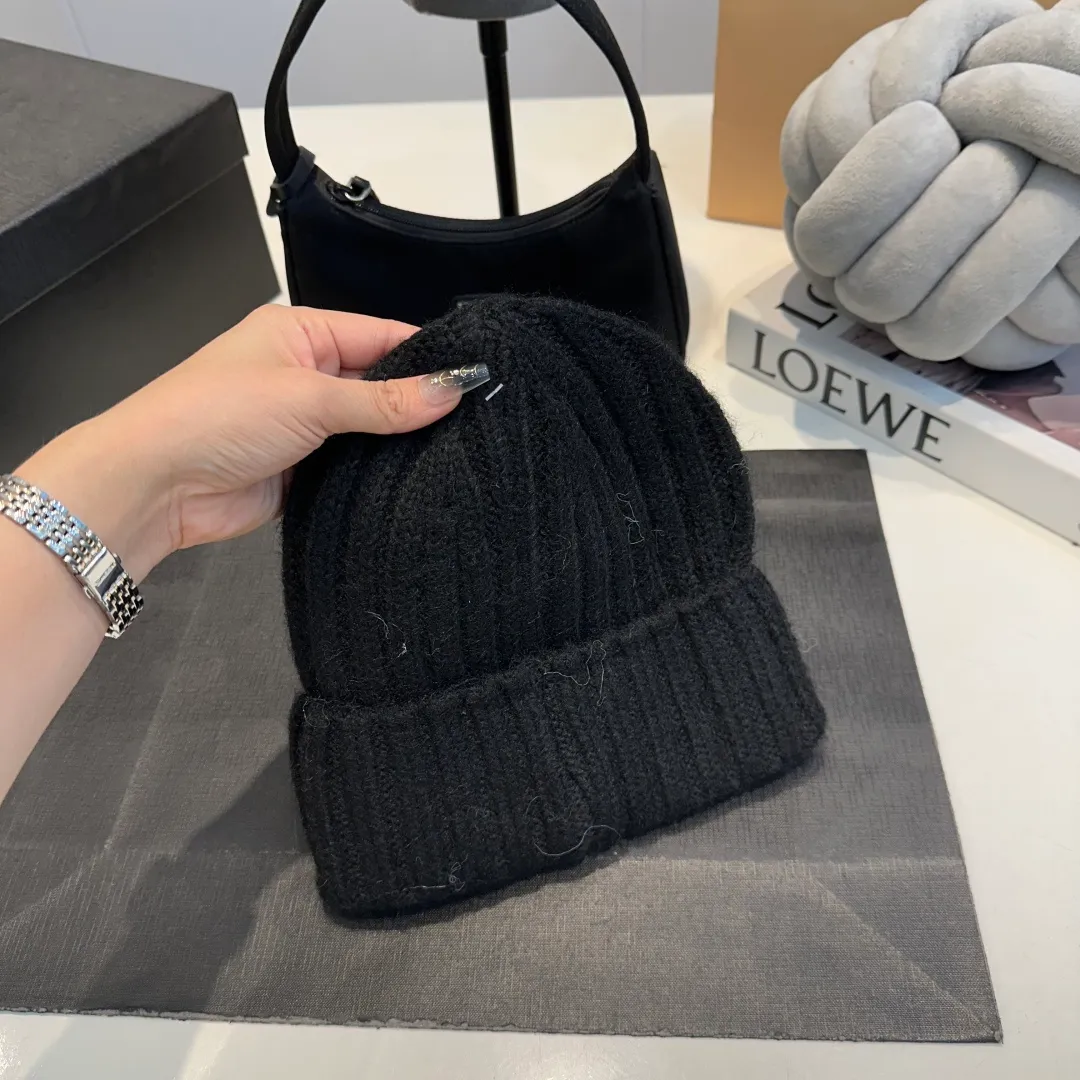 P50 Chanel knitted beanie