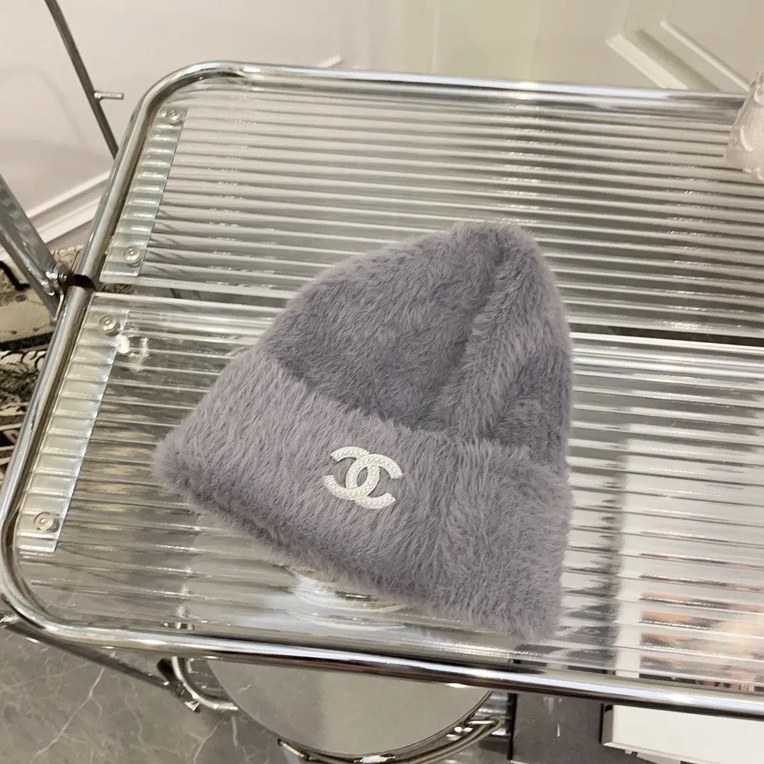 P56 CHANEL Chanel autumn and winter waterproof mink knitted cold hat Fairy gentle and sweet knitted wool hat Fried chicken soft and smooth fabric, great elasticity, super beautiful