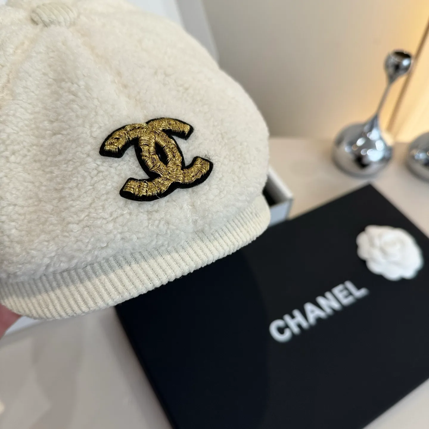💰90¥ Chanel wool duck bill forward cap, unisex,