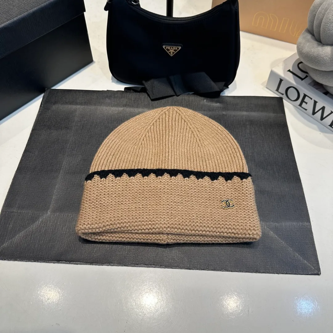 P50 Cha.nel official website quality Chanel autumn and winter woolen hat recommended by Internet celebrity fashion bloggers, Xiaohongshu's popular style, super soft and comfortable knitted hat with excellent elasticity!