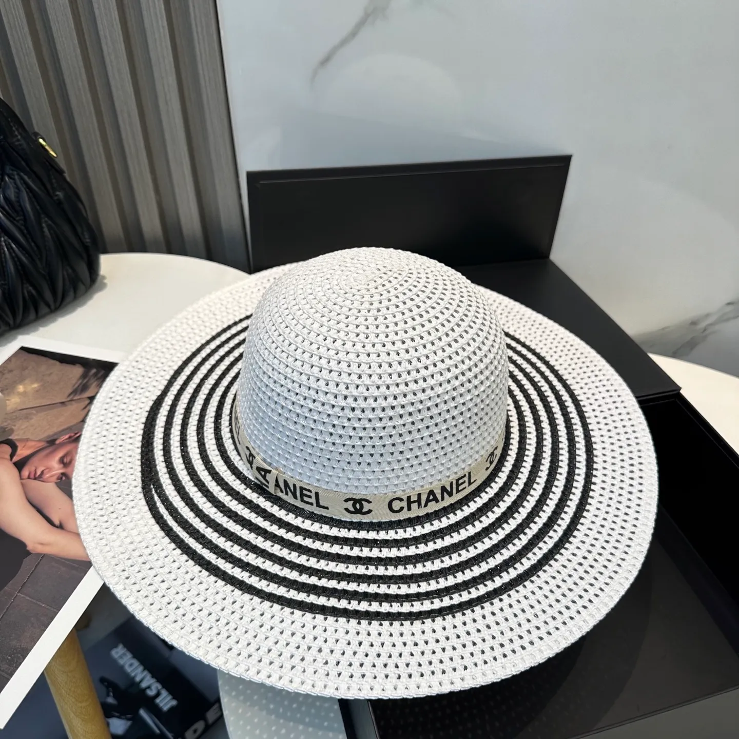 P80 CHANEL big brimmed hat, big sun hat, made of fine straw, official model opening, non-market ordinary version, head circumference 57cm
