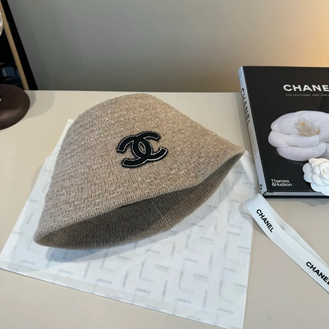 Chanel Chanel new wool bucket hat, foldable