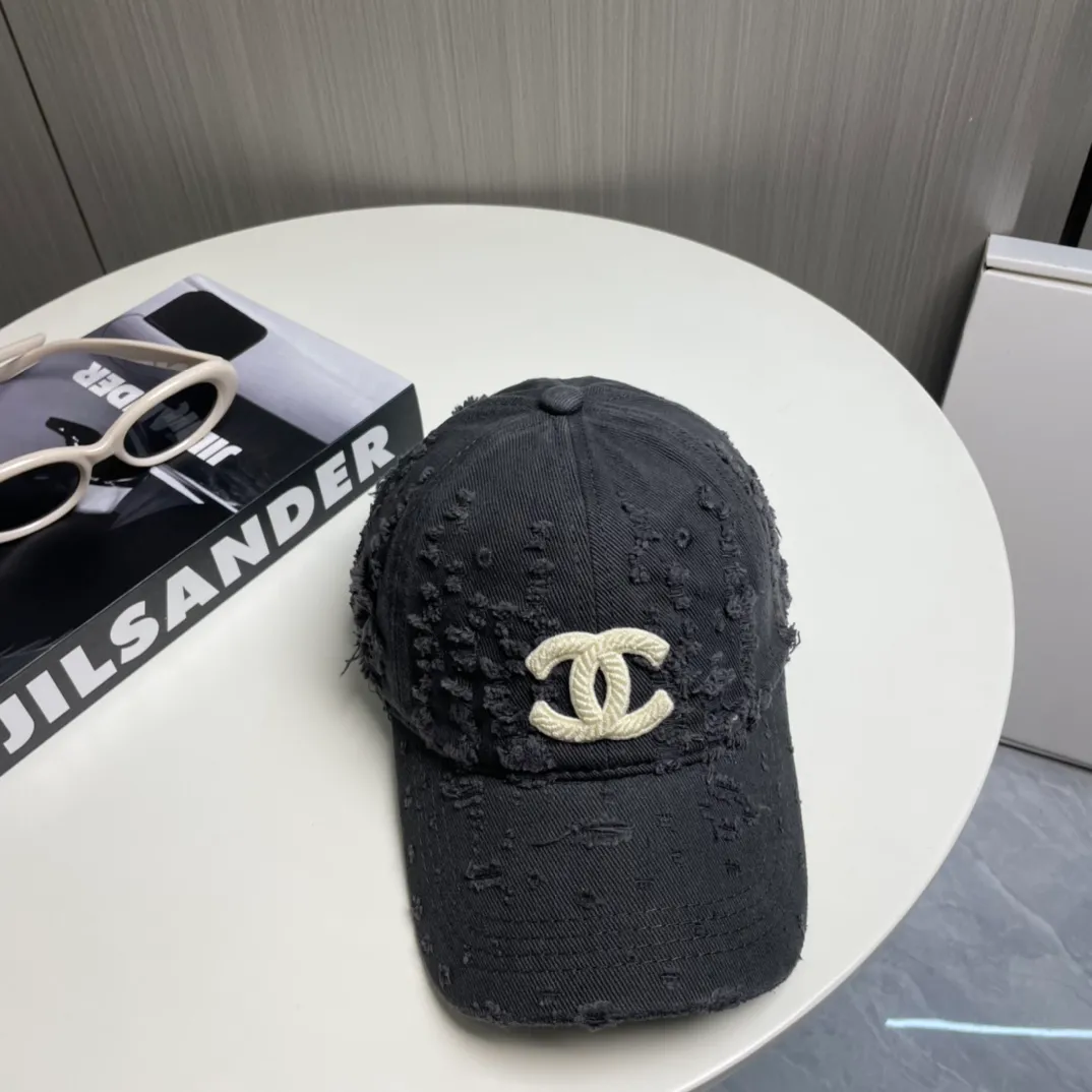 P76 CHANEL 25 new baseball cap, classic and simple logo, fashionable and casual design, popular new product