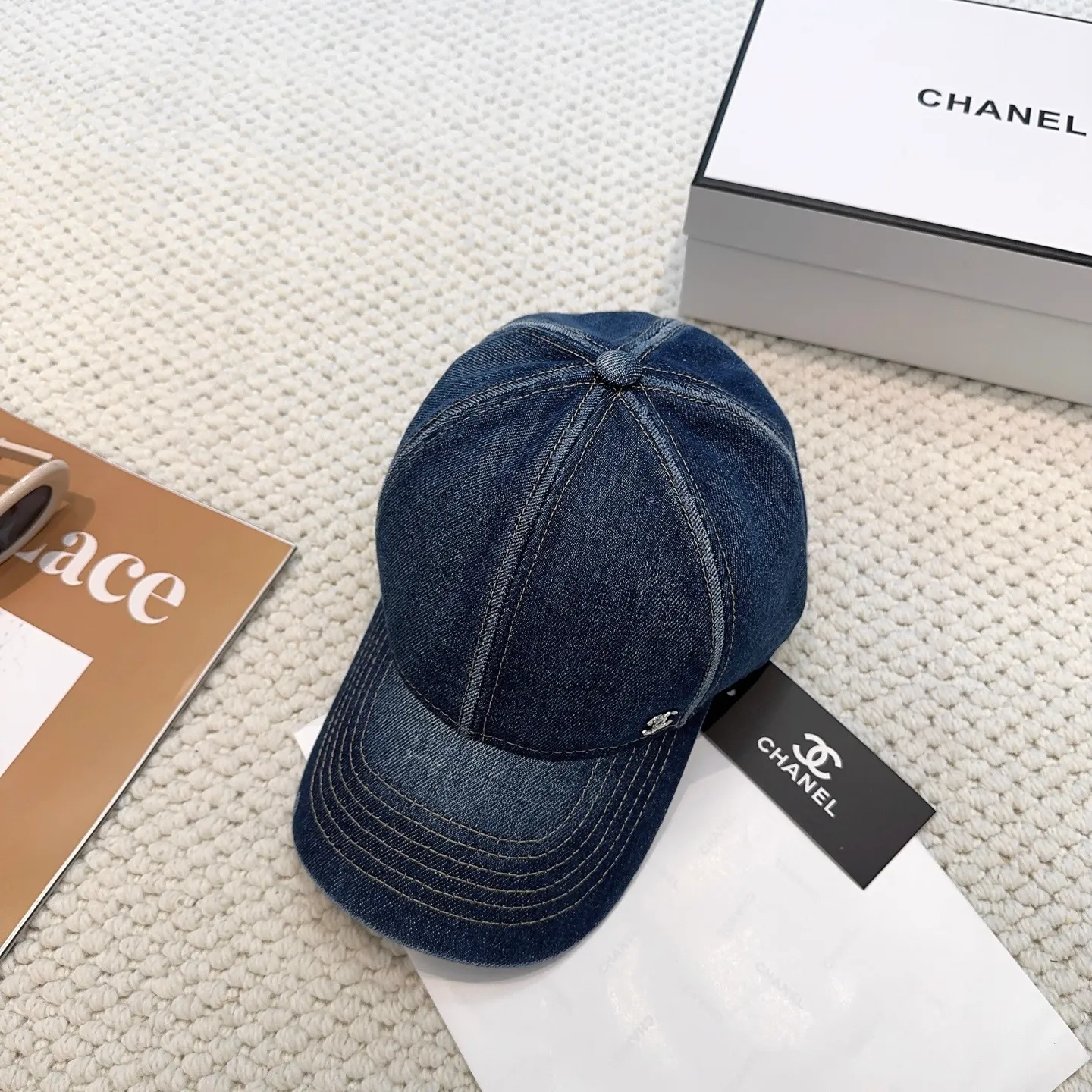 P60 CHANEL Chanel new style 🆕denim blue retro style baseball cap 🧢🔸 Take it out for holiday travel and look beautiful❕ Second-hand style. This kind of hat is not easy to match 😬 Ready in stock