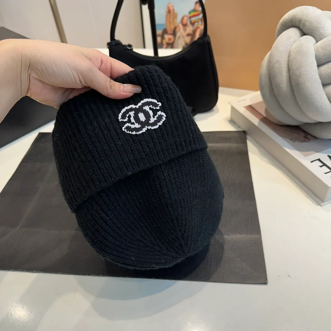 P50 Chanel knitted beanie