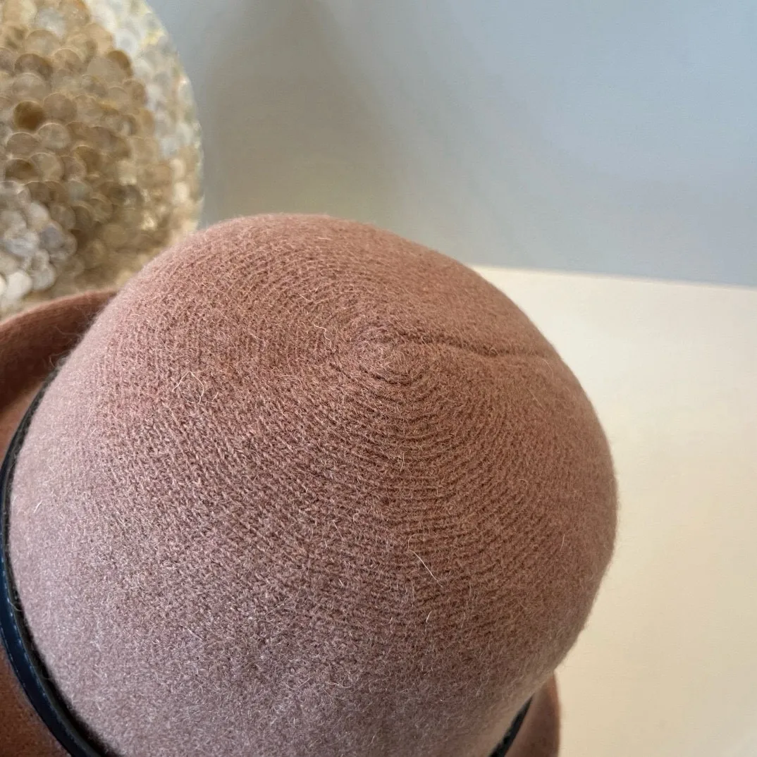 💰160¥ Chanel's new wool curled basin hat, irregular cut design, head circumference 57cm