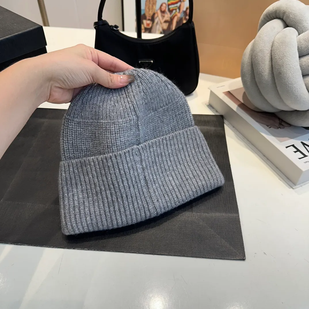 P50 Chanel knitted beanie
