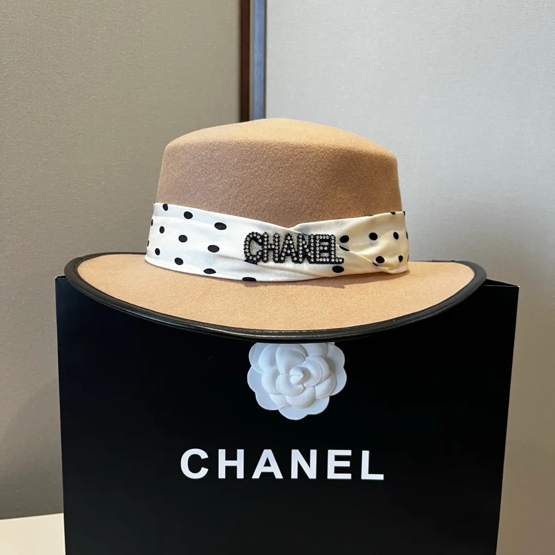 💰180¥ Chanel new wool top hat, flat top hat, 100% wool fabric 🦙%, head circumference 57cm