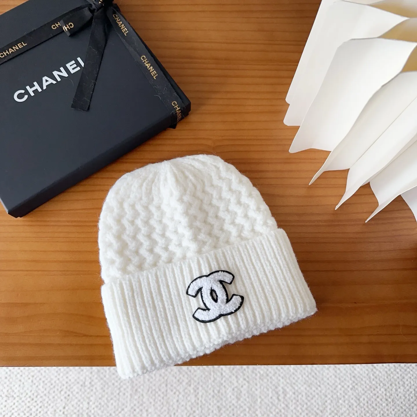 💰60 Chanel official website releases CHANEL small and popular knitted hat! Xiaohongshu’s new product is released, it’s so 🉑️, high-elastic fabric, classic colors, same style for men and women.