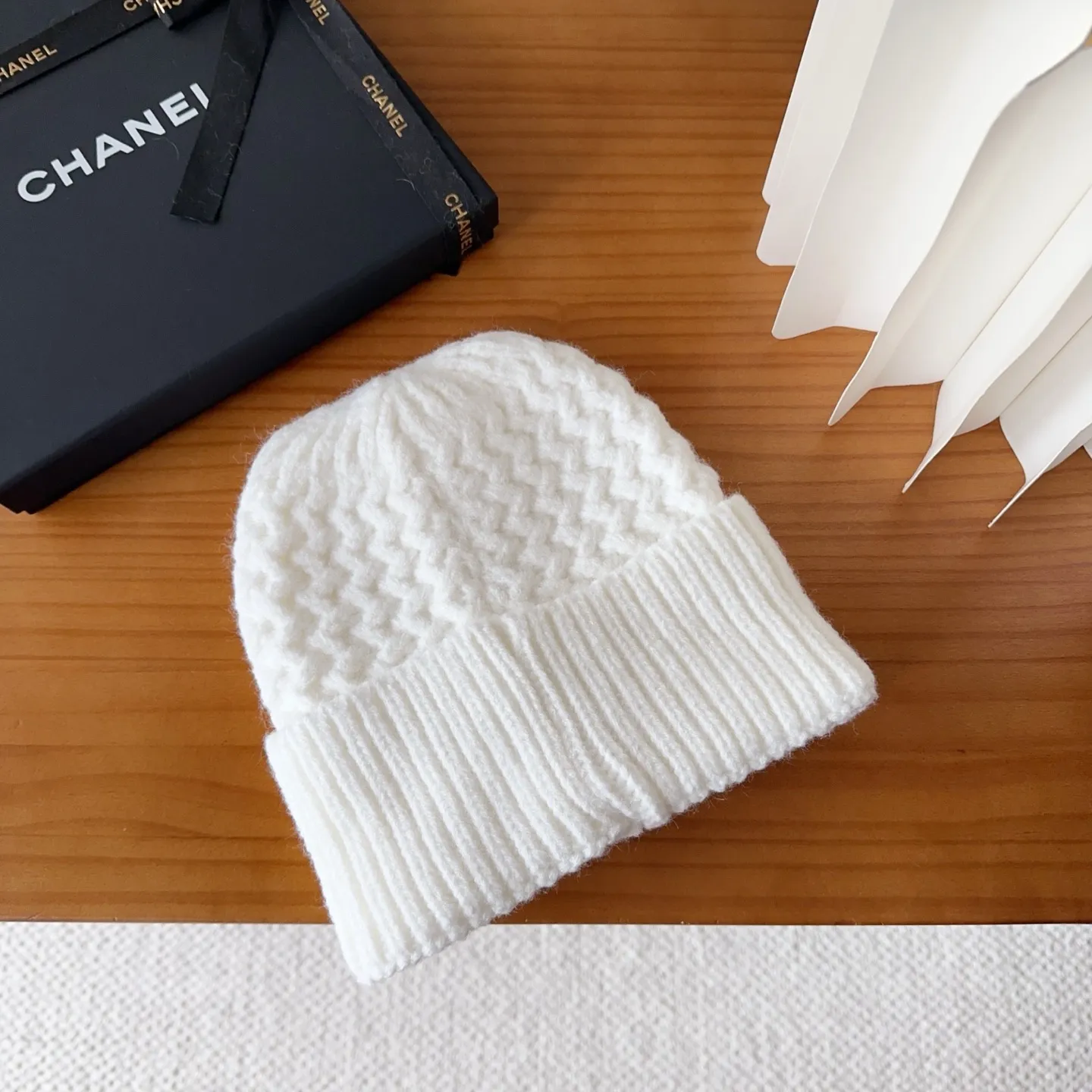 💰60 Chanel official website releases CHANEL small and popular knitted hat! Xiaohongshu’s new product is released, it’s so 🉑️, high-elastic fabric, classic colors, same style for men and women.