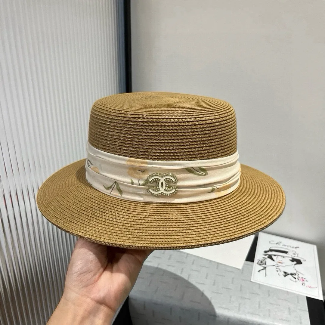 💰140¥ Chanel flat top hat, head circumference 57cm