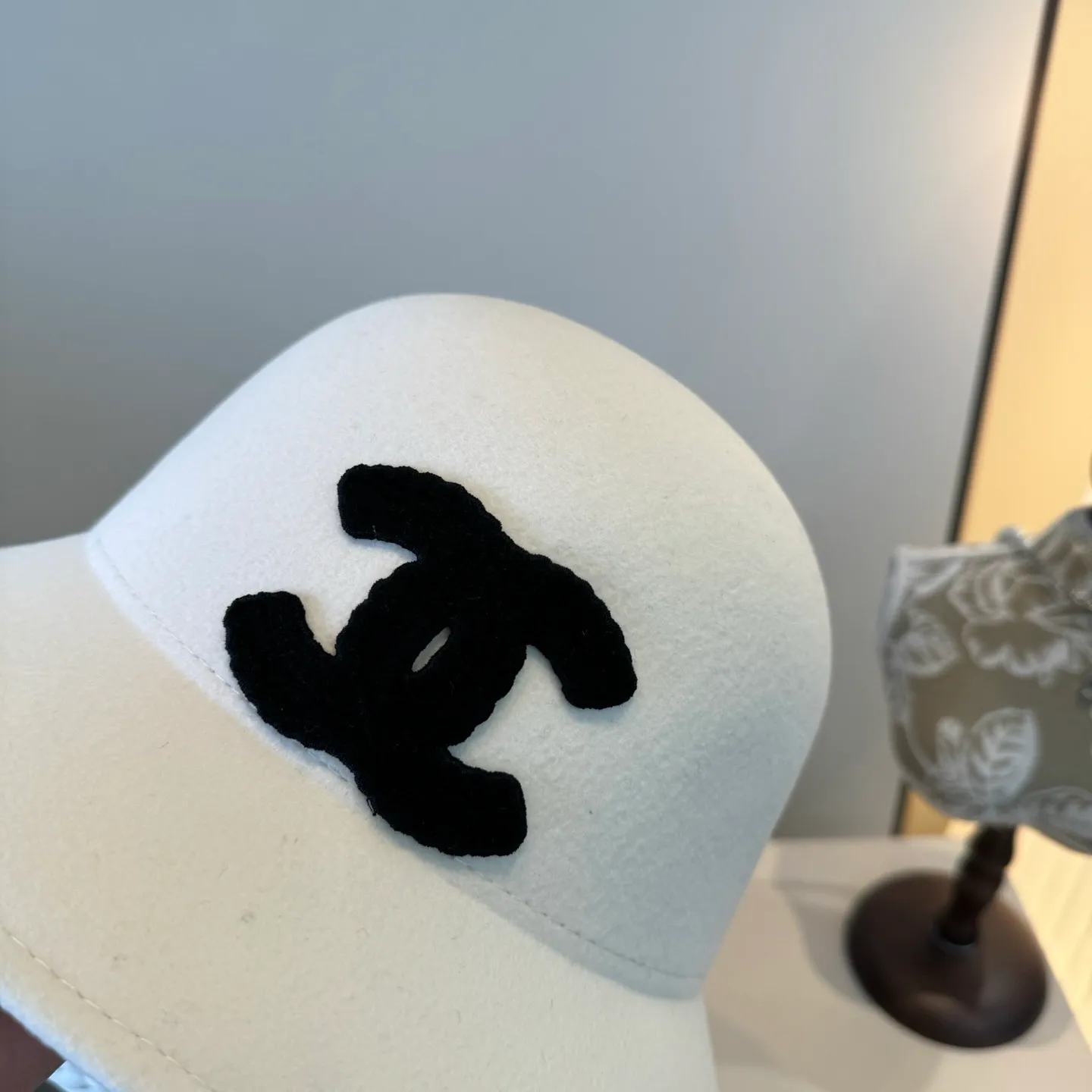 💰190¥ White Chanel basin hat, 100% wool fabric 🦙%, head circumference 57cm