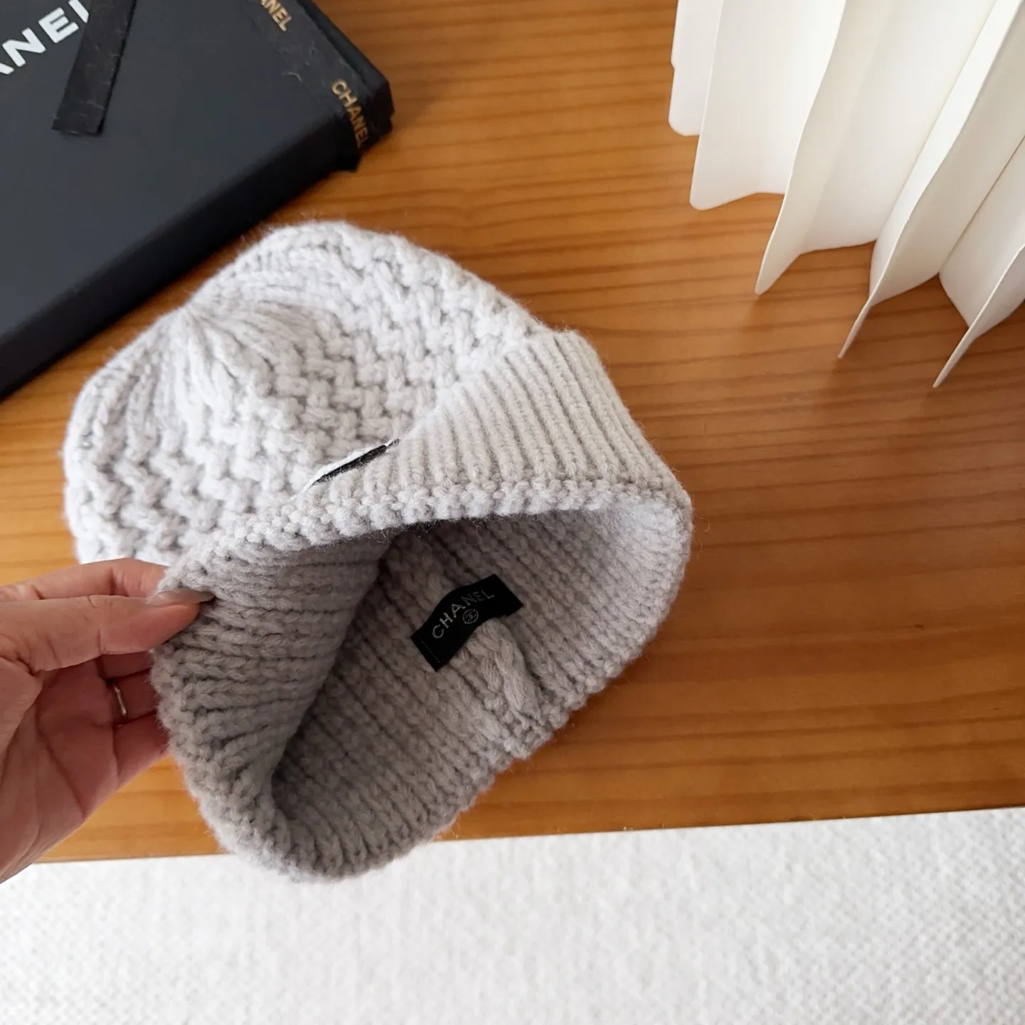 💰60 Chanel official website releases CHANEL small and popular knitted hat! Xiaohongshu’s new product is released, it’s so 🉑️, high-elastic fabric, classic colors, same style for men and women.