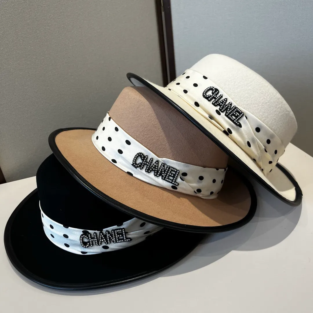 💰180¥ Chanel new wool top hat, flat top hat, 100% wool fabric 🦙%, head circumference 57cm