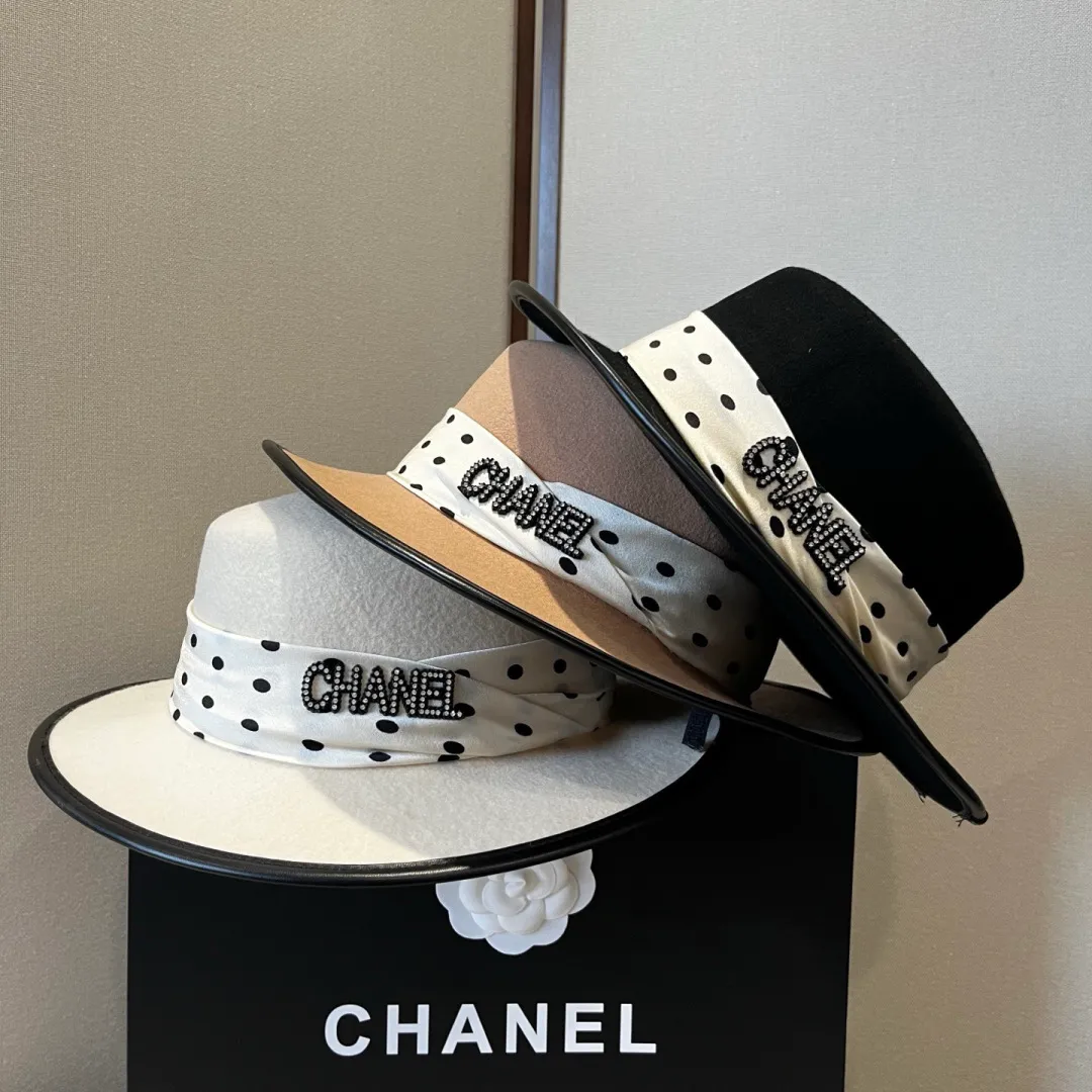 💰180¥ Chanel new wool top hat, flat top hat, 100% wool fabric 🦙%, head circumference 57cm