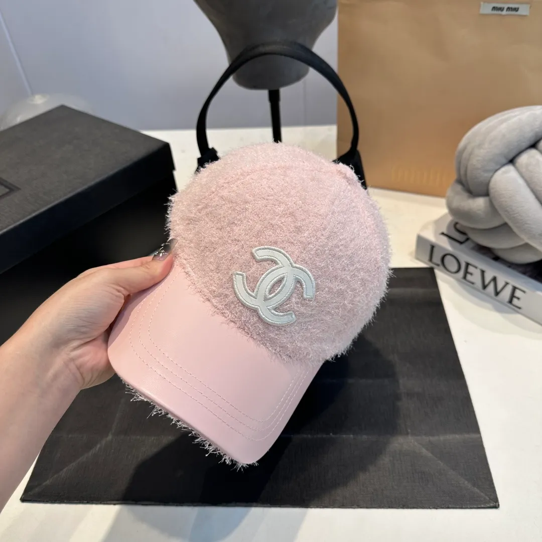 P60 Chanel's new autumn and winter classic casual and trendy style simple baseball cap🧢Japanese and Korean style, looks great with any combination! A must-have when traveling