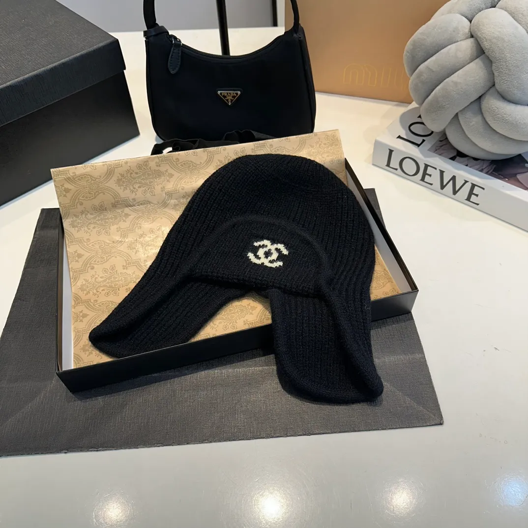 P60 Chane*🆕Chanel 24N new ski series wool hat, the popular Lei Feng hat all over the Internet, black and white, 4 colors, versatile and cool, can be worn by men and women as a couple, warm and good-looking, a must-have