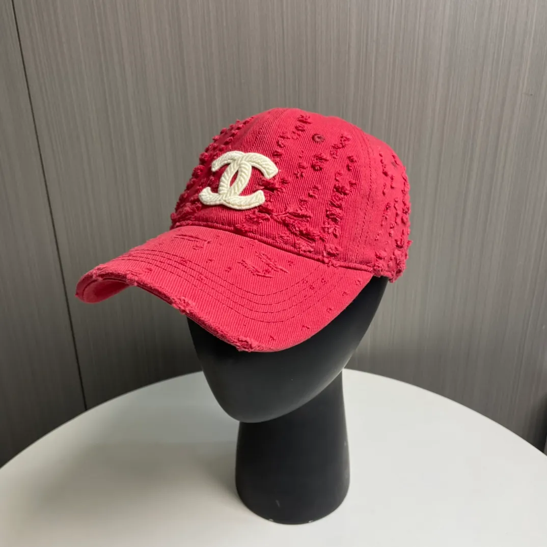 P66 CHANEL 25 new baseball cap, classic and simple logo, fashionable and casual design, popular new product