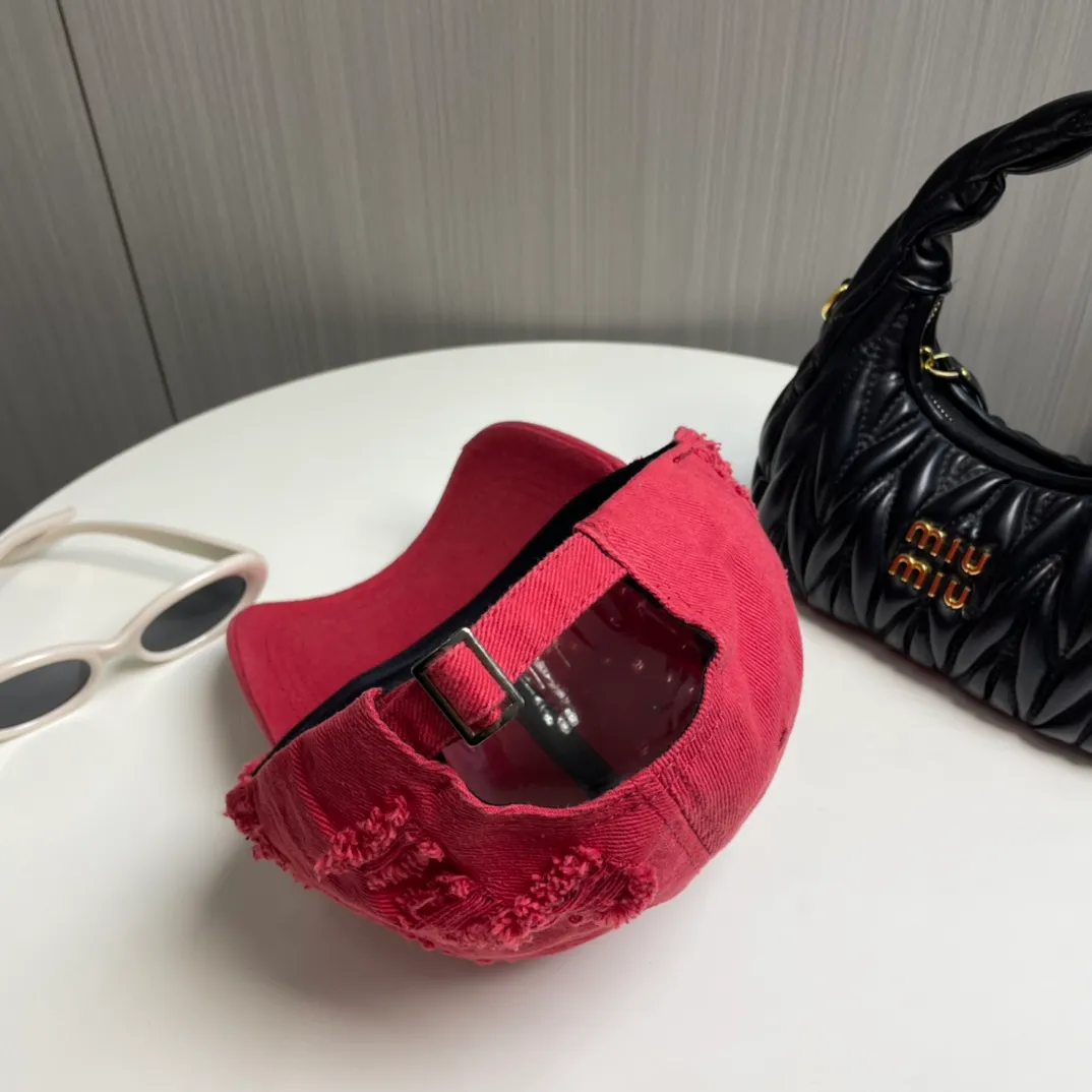 P66 CHANEL 25 new baseball cap, classic and simple logo, fashionable and casual design, popular new product