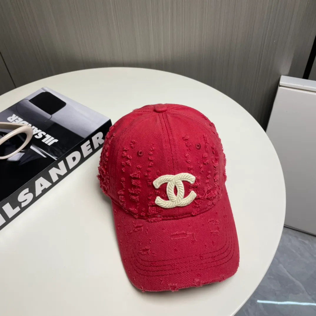 P66 CHANEL 25 new baseball cap, classic and simple logo, fashionable and casual design, popular new product