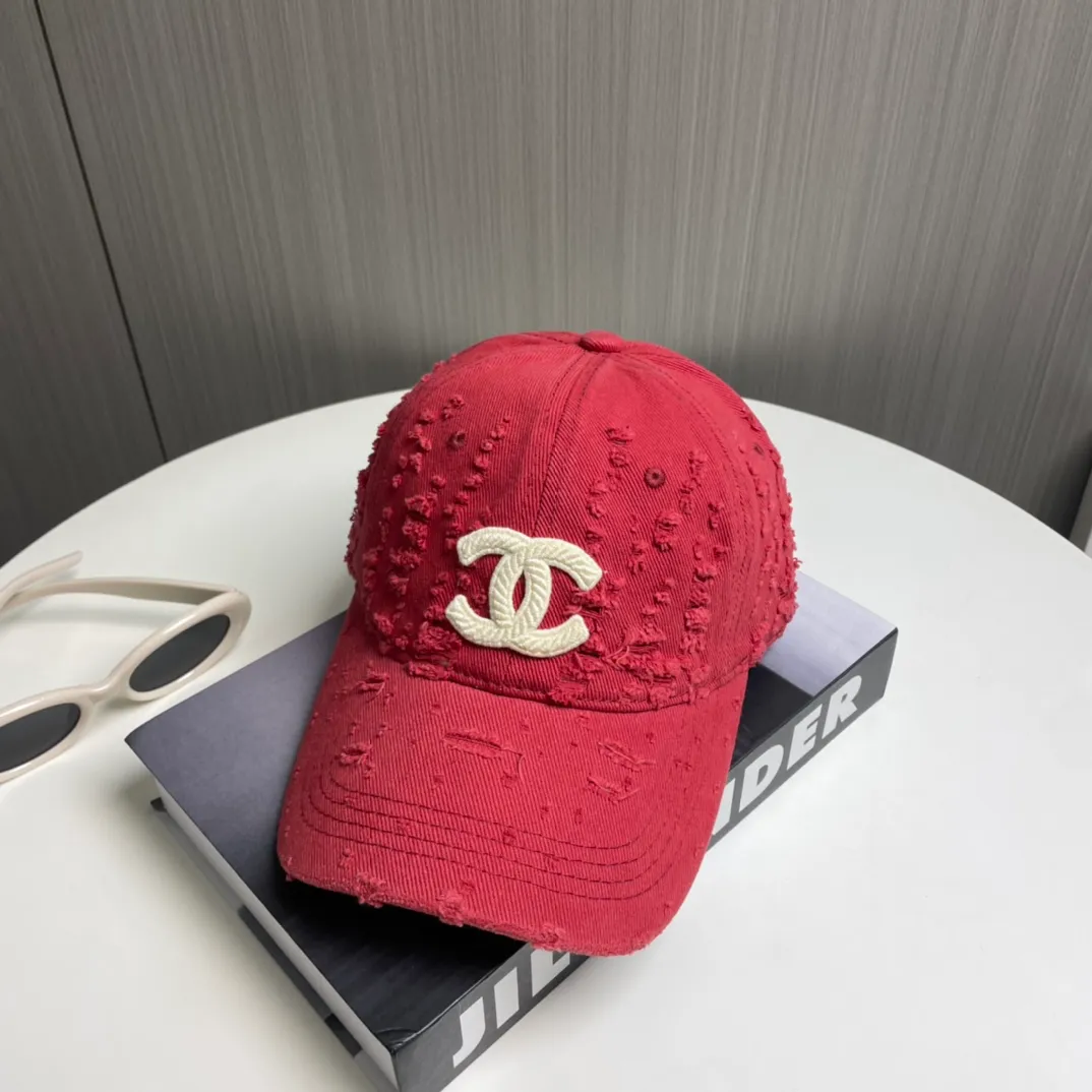 P66 CHANEL 25 new baseball cap, classic and simple logo, fashionable and casual design, popular new product