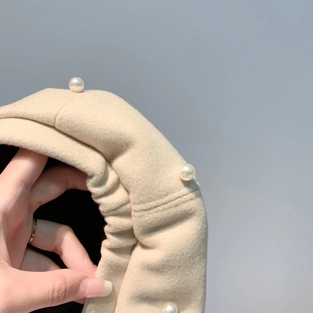 P80 Chanel Chanel pearl beret, 2021 autumn and winter new wool fabric octagonal hat, super cute bow🎀, black, khaki, beige and white three colors