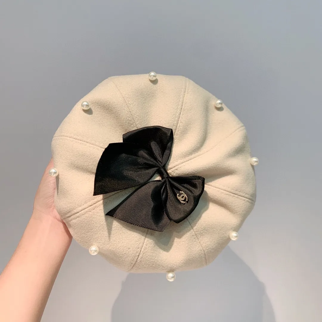 P80 Chanel Chanel pearl beret, 2021 autumn and winter new wool fabric octagonal hat, super cute bow🎀, black, khaki, beige and white three colors