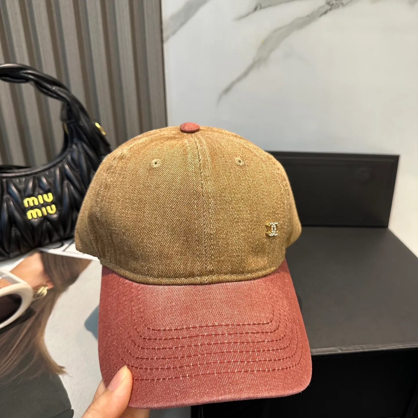 P60 Chanel (Chanel) counter new original washed denim baseball cap, customized three-dimensional logo is exquisite! Original quality, exclusive physical shooting.
