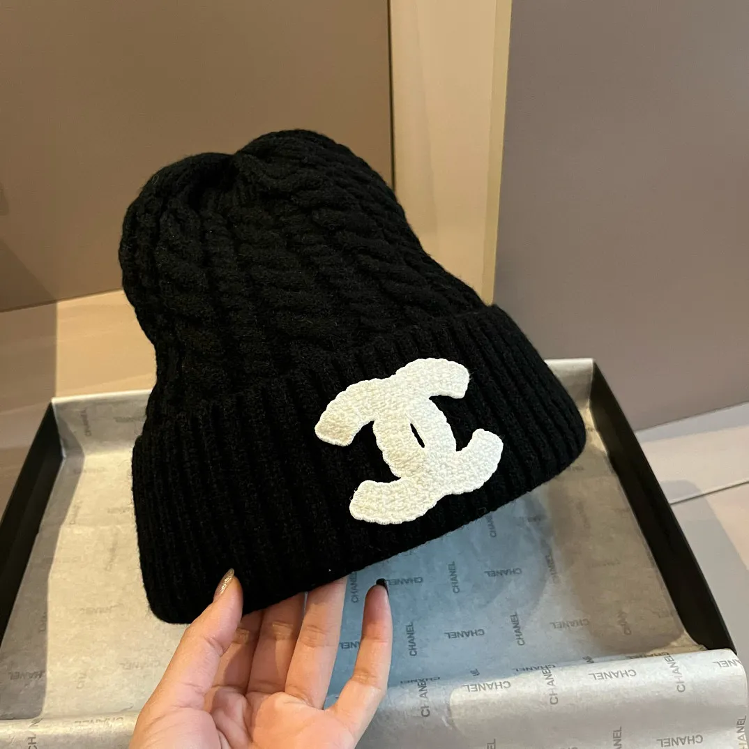 💰210¥ Chanel Chanel knitted scarf hat set official model
