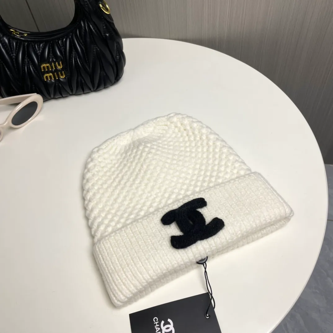 P70 [Chanel CHANEL] official website classic model, 70% wool, 30% rabbit fur knitted hat! Xiaohongshu, recommended by major internet celebrities! Thicker and warmer, fashionable and popular🌸First-class texture, the best brand for keeping warm in autumn and winter, order now, limited quantity available