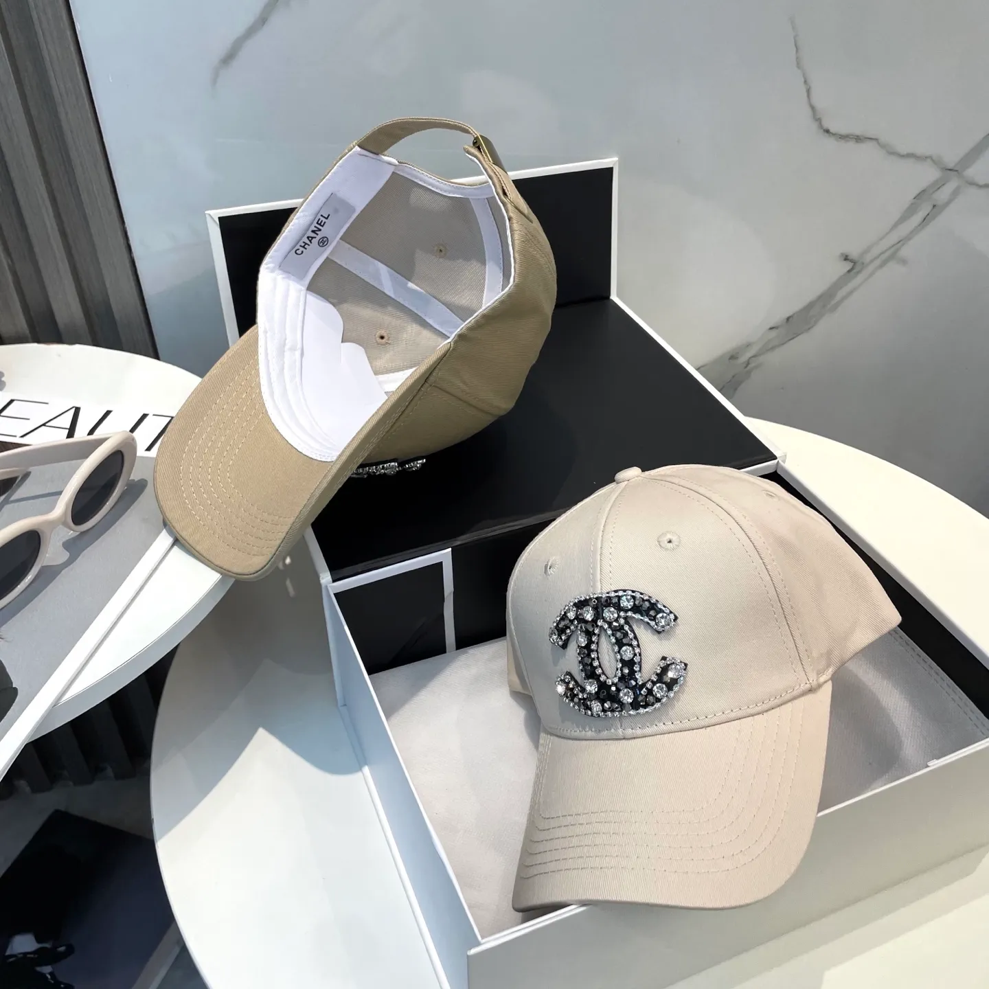 P50 CHANEL new high-end diamond hard-top baseball cap, Xiaoxiang logo is classic and simple, fashionable and casual design, popular new product