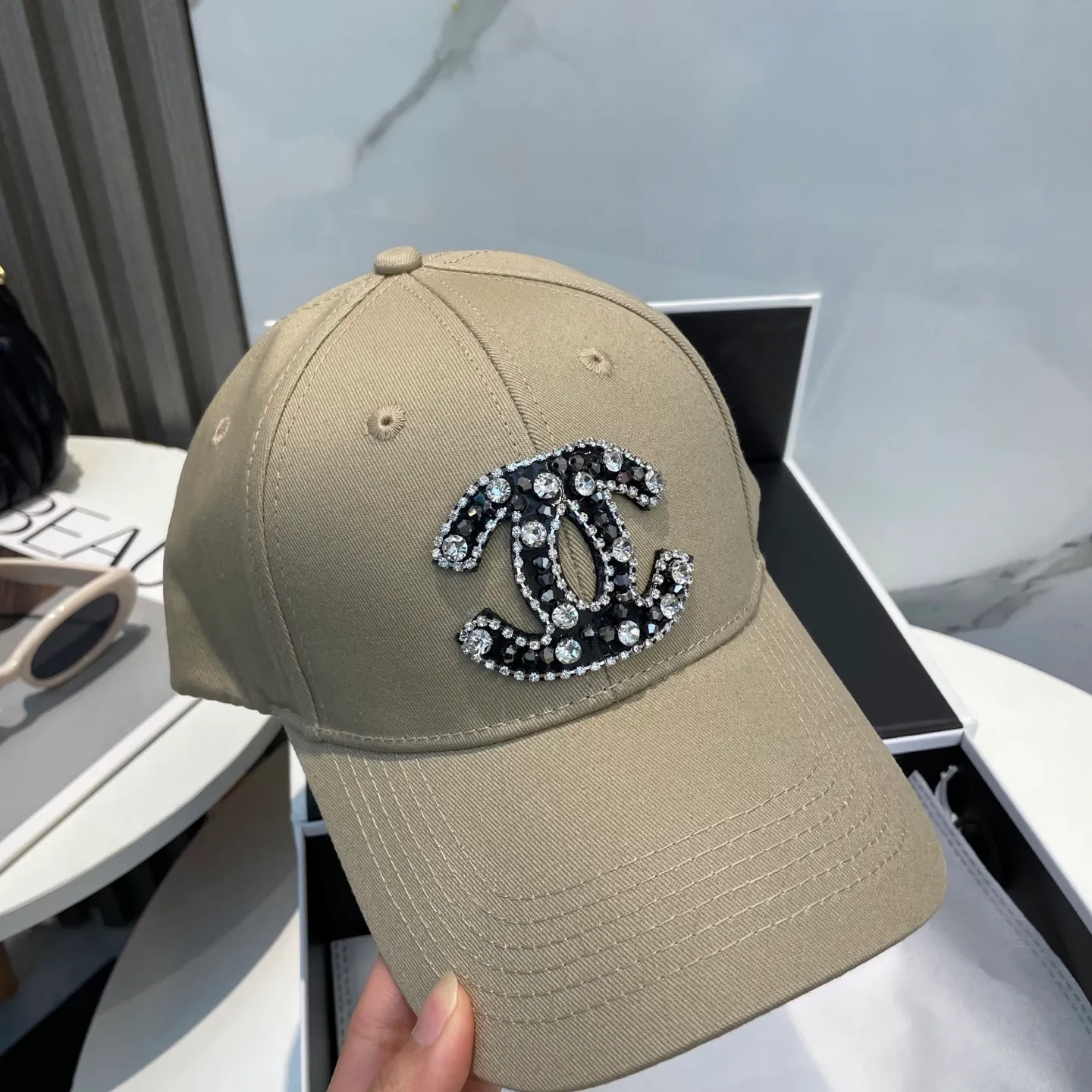 P50 CHANEL new high-end diamond hard-top baseball cap, Xiaoxiang logo is classic and simple, fashionable and casual design, popular new product
