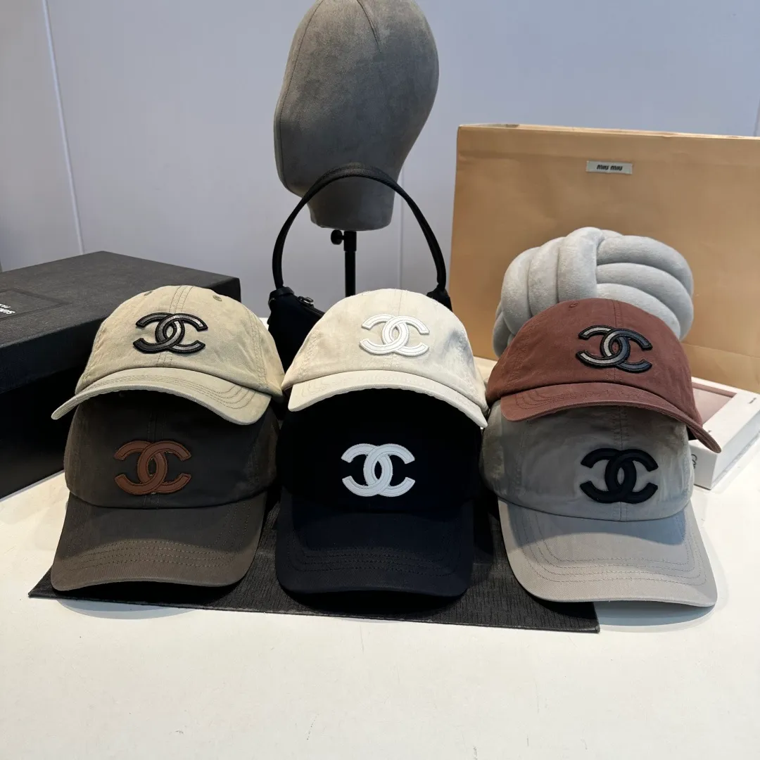 P60 Chanel Chanel 25 spring and summer new hole baseball cap, personalized broken corner brim design is full of sense