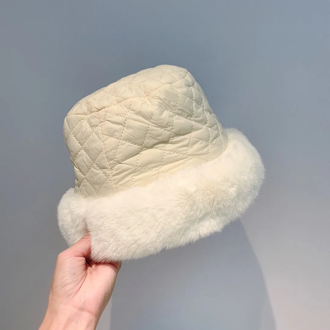 🉐90 Chanel Chanel air cotton bucket hat, rabbit fur brim, 2021 autumn and winter new style, black and white, super warm
