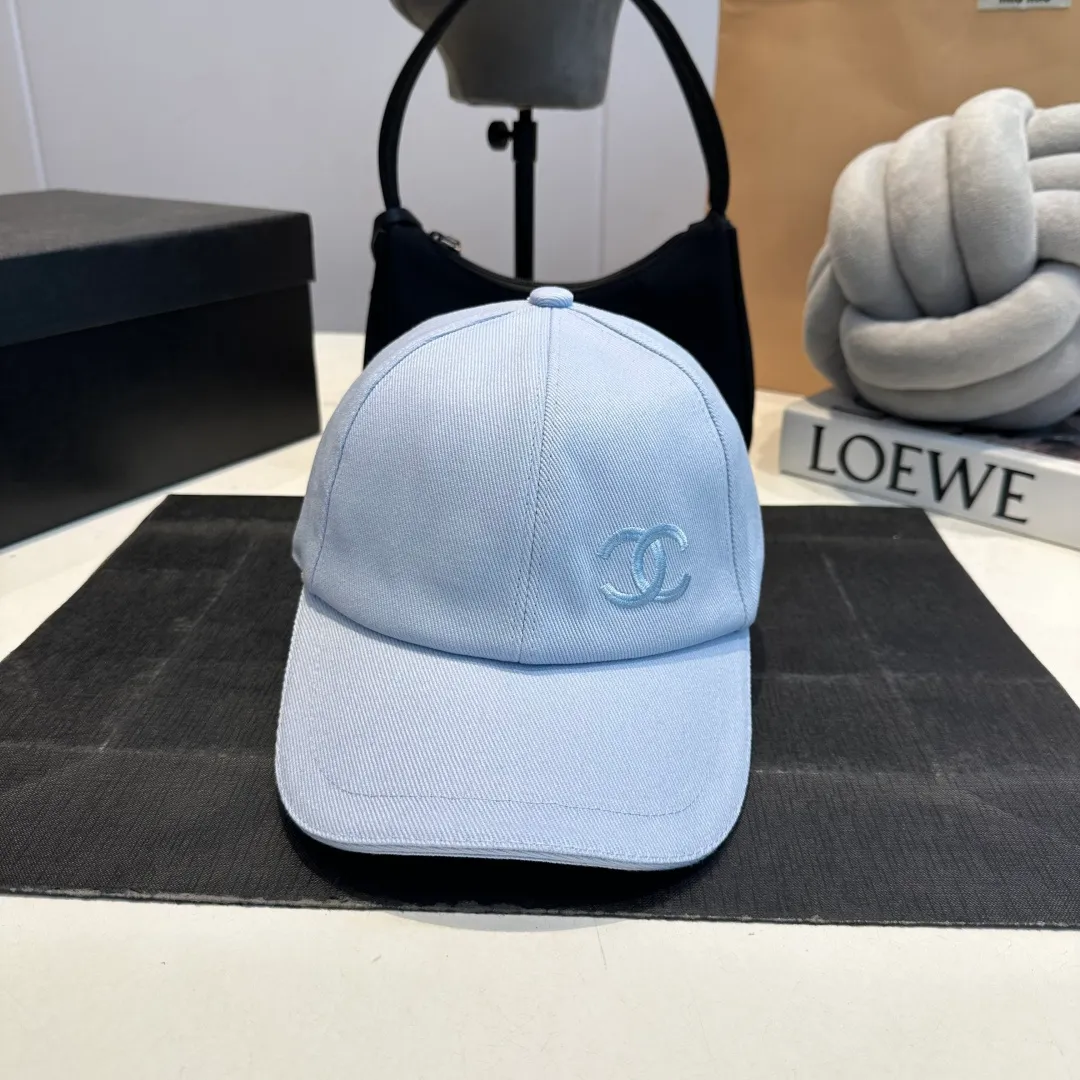 P56 CHANEL Chanel new high version simple embroidered logo baseball cap 🧢New model shipped, big brand style is super easy to match
