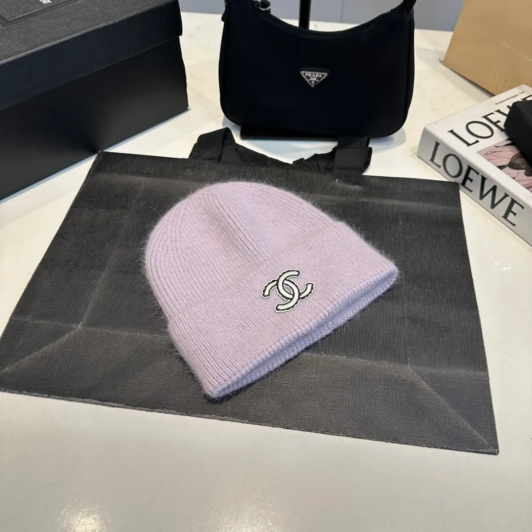 P60 Chanel official website quality Chanel autumn and winter woolen hat recommended by Internet celebrity fashion bloggers, Xiaohongshu popular style, super soft and comfortable knitted hat with excellent elasticity